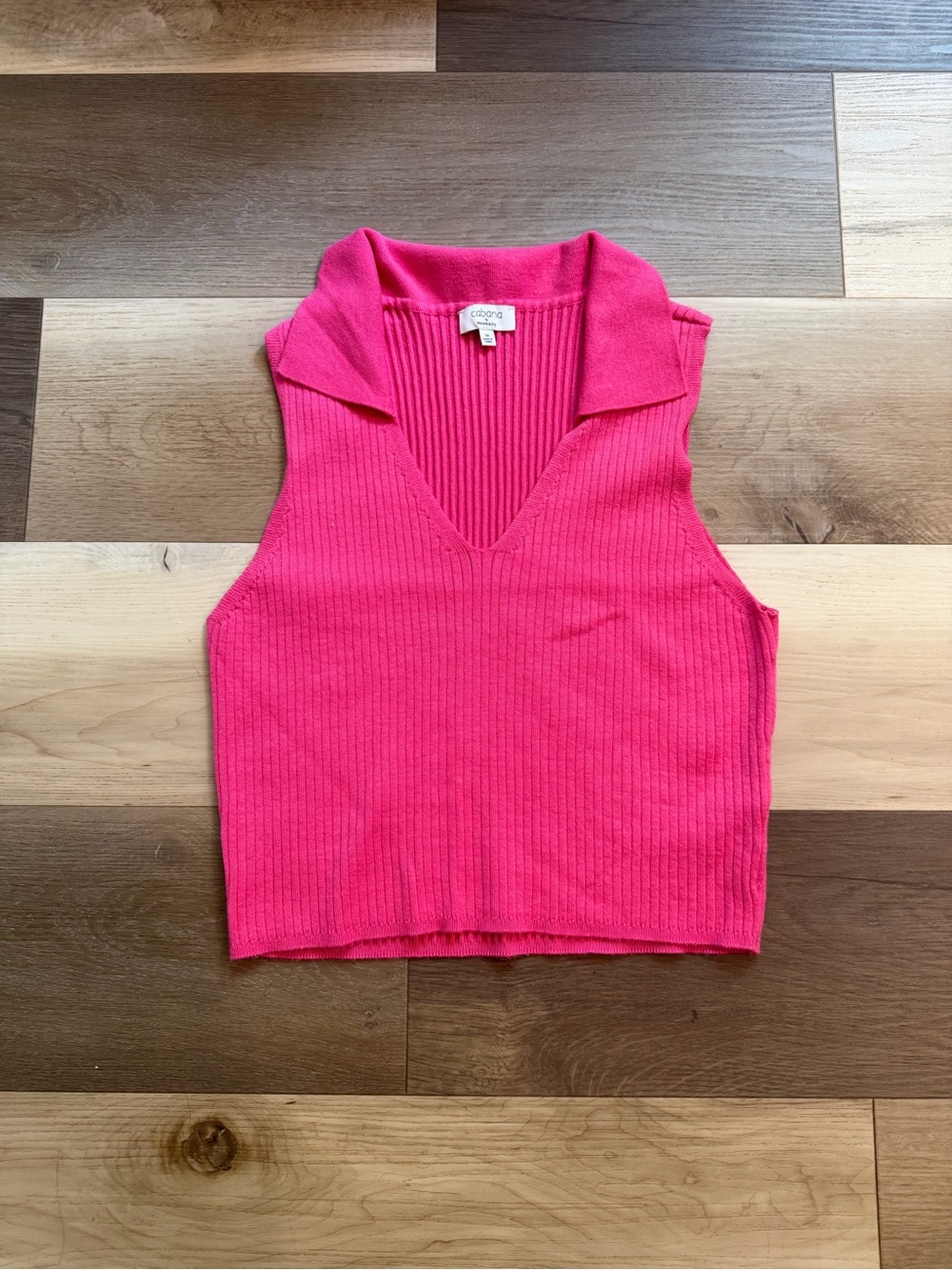 Crown & Ivy Hot Pink Ribbed Collared V-Neck Tank Size Medium